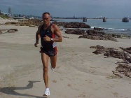 Ironman 2004 Michael Kruse beim Laufen am Strand