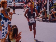 Ironman 2004 Micheal Kruse beim Laufen in der Stadt
